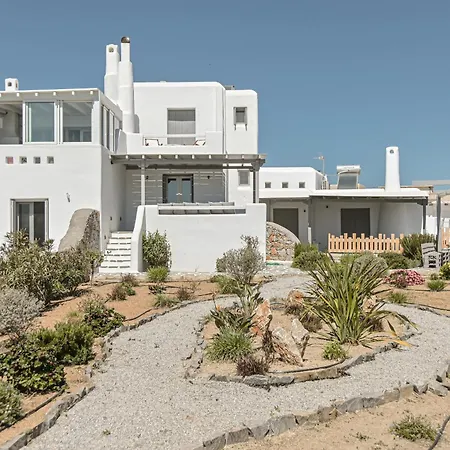 Diamantis Cove On The Mikri Vigla