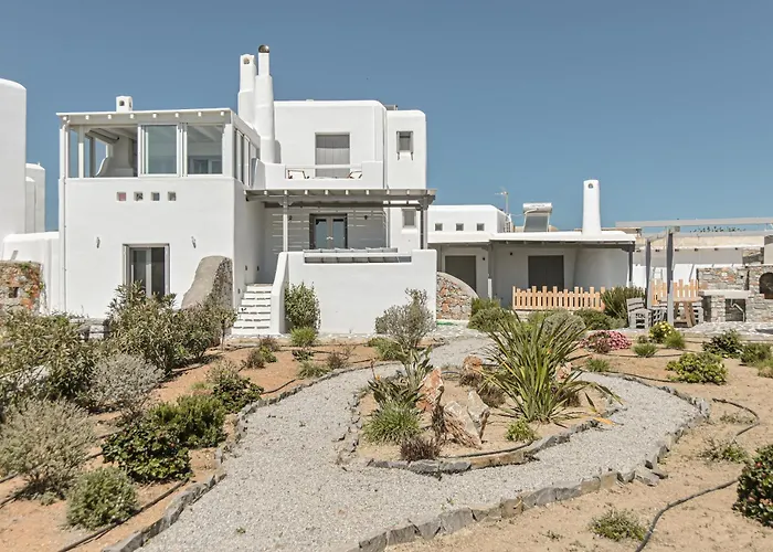 Diamantis Cove On The Mikri Vigla